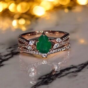 BOMB PARTY Pear Cut Green Stone Ring ✨